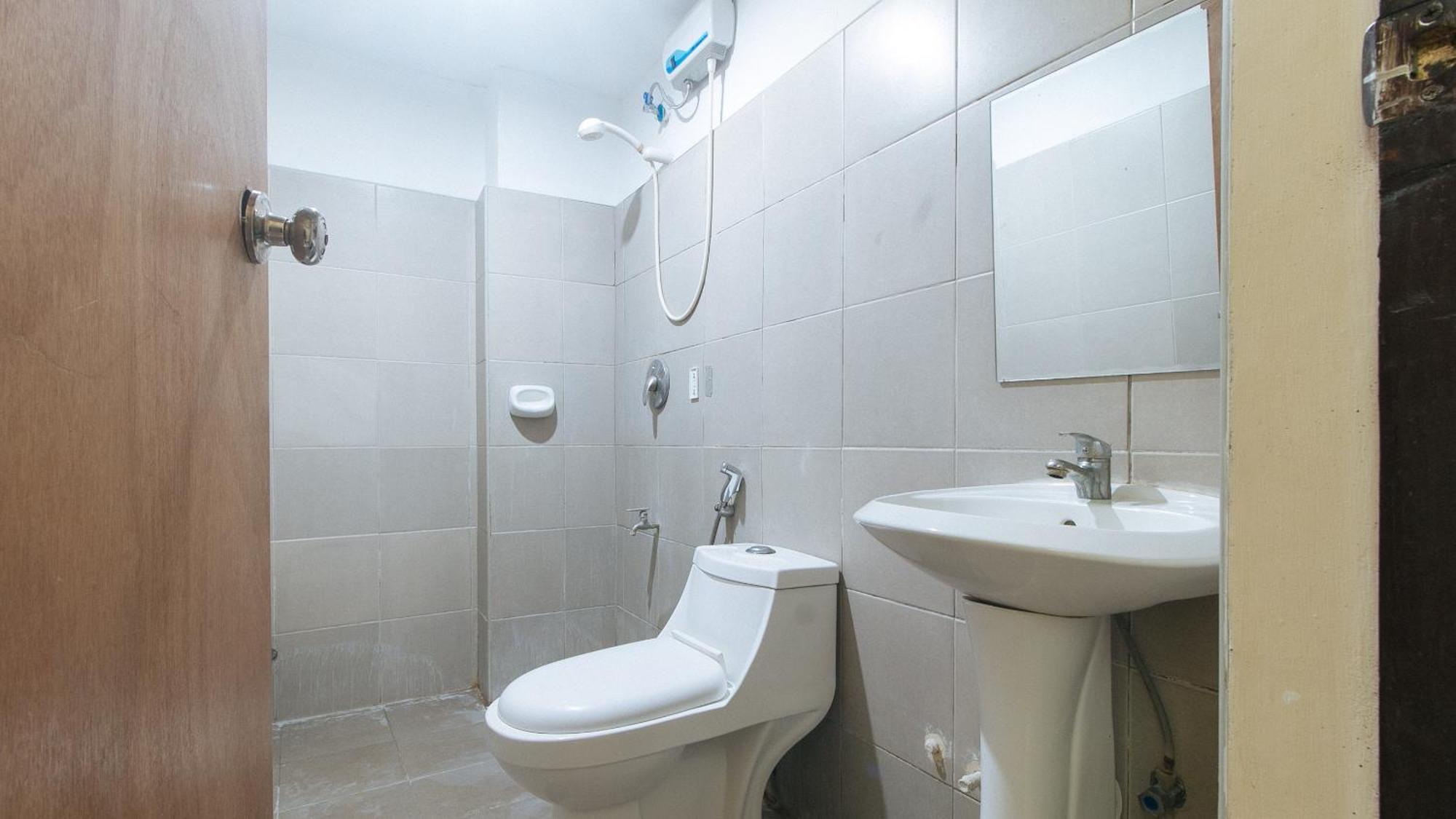 Reddoorz Near Sm City Muntinlupa San Pedro  Eksteriør bilde